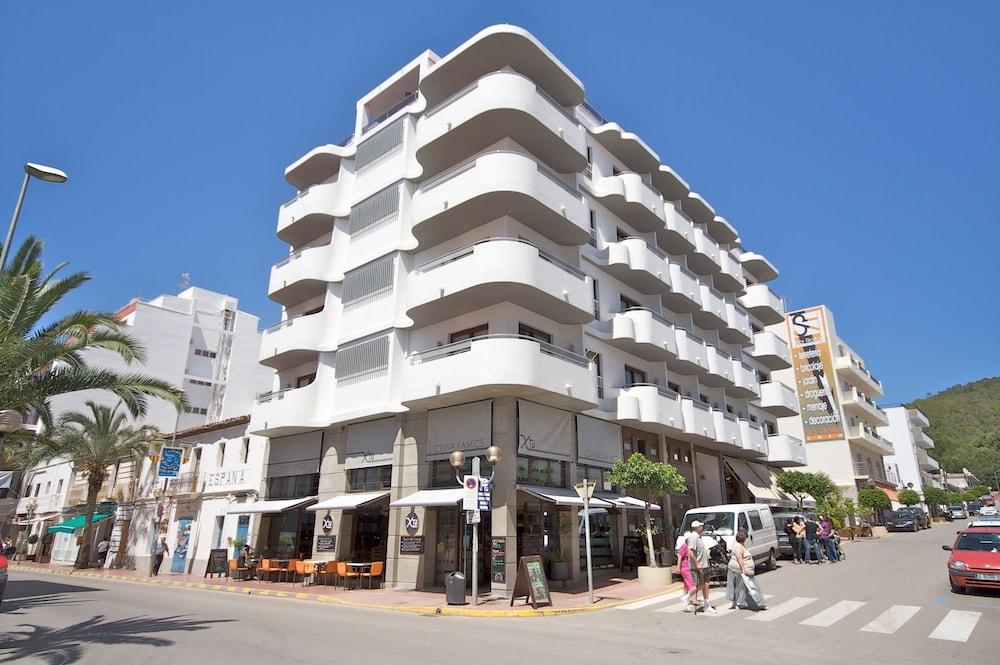 Apartamentos Parot Quality Santa Eularia des Riu Bagian luar foto