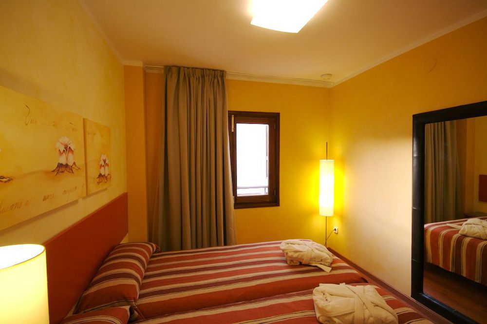 Apartamentos Parot Quality Santa Eularia des Riu Bagian luar foto