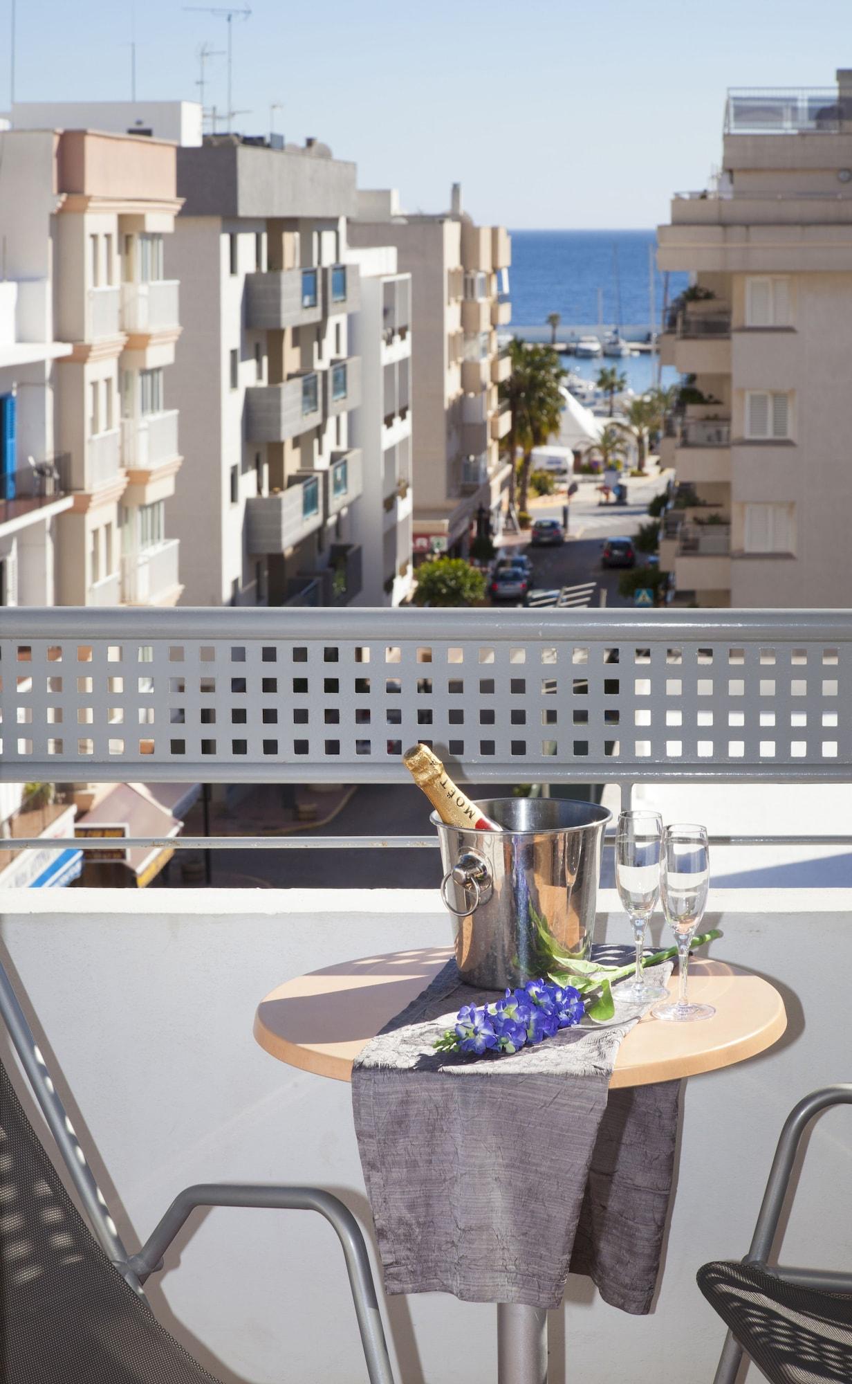 Apartamentos Parot Quality Santa Eularia des Riu Bagian luar foto