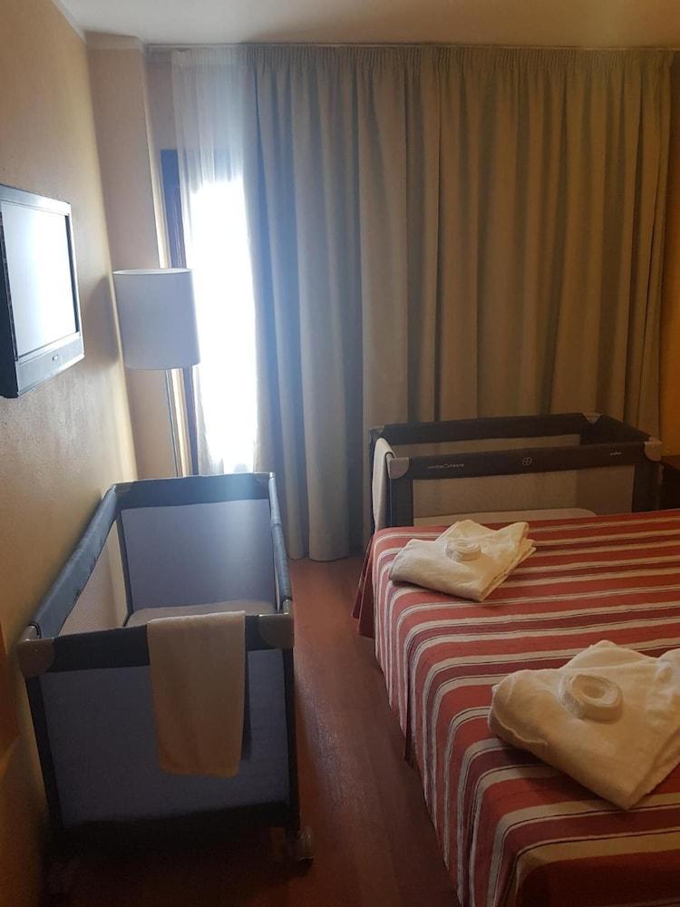 Apartamentos Parot Quality Santa Eularia des Riu Bagian luar foto