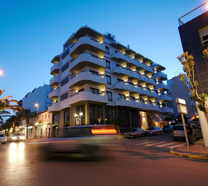 Apartamentos Parot Quality Santa Eularia des Riu Bagian luar foto