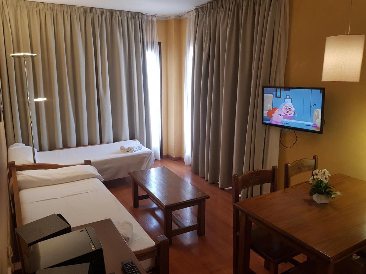Apartamentos Parot Quality Santa Eularia des Riu Bagian luar foto